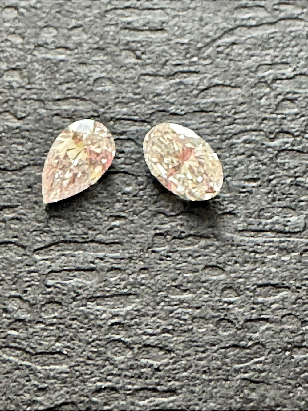 LAB DIAMONDS (2) pearl and oval cut